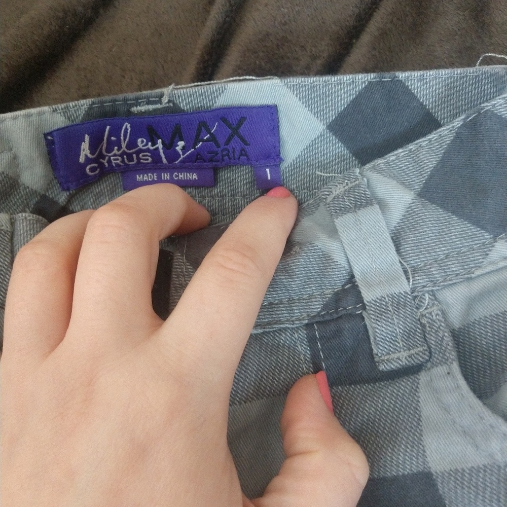 Skirt - Picture 2 of 2